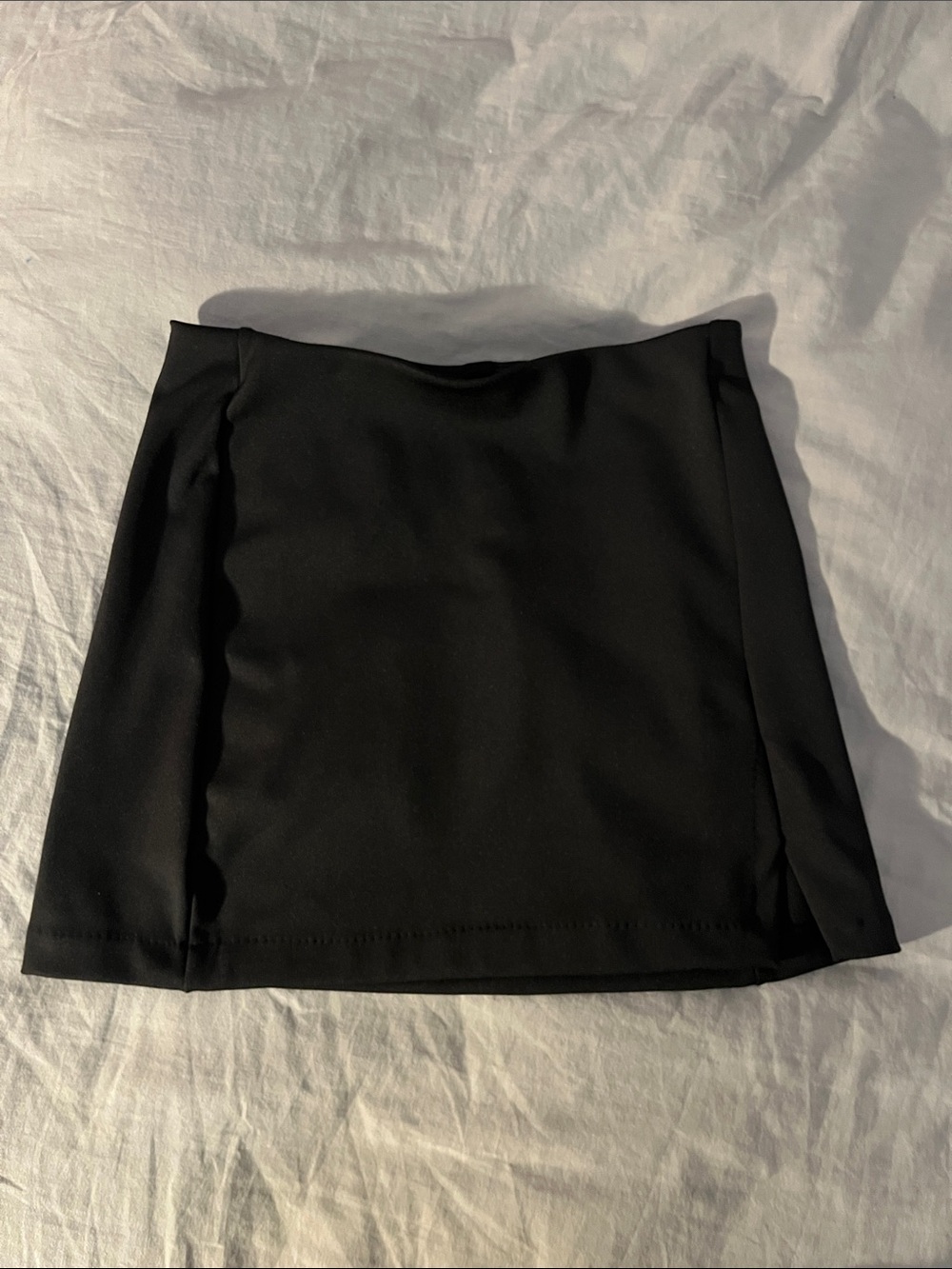 H&M Black Mini Skirt with Clean Silhouette